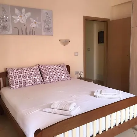 Victoria Apartment *